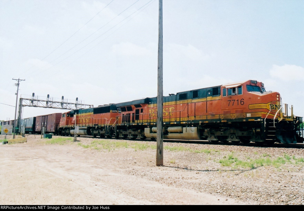 BNSF 7716 West